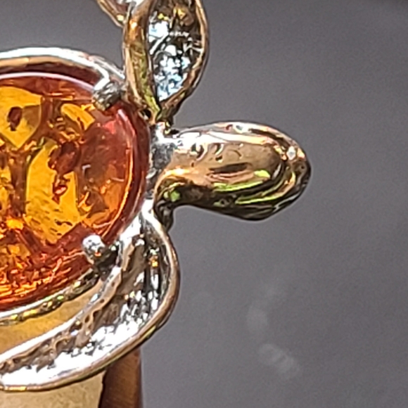 Sterling silver and Baltic Amber pendant - Picture 9 of 9